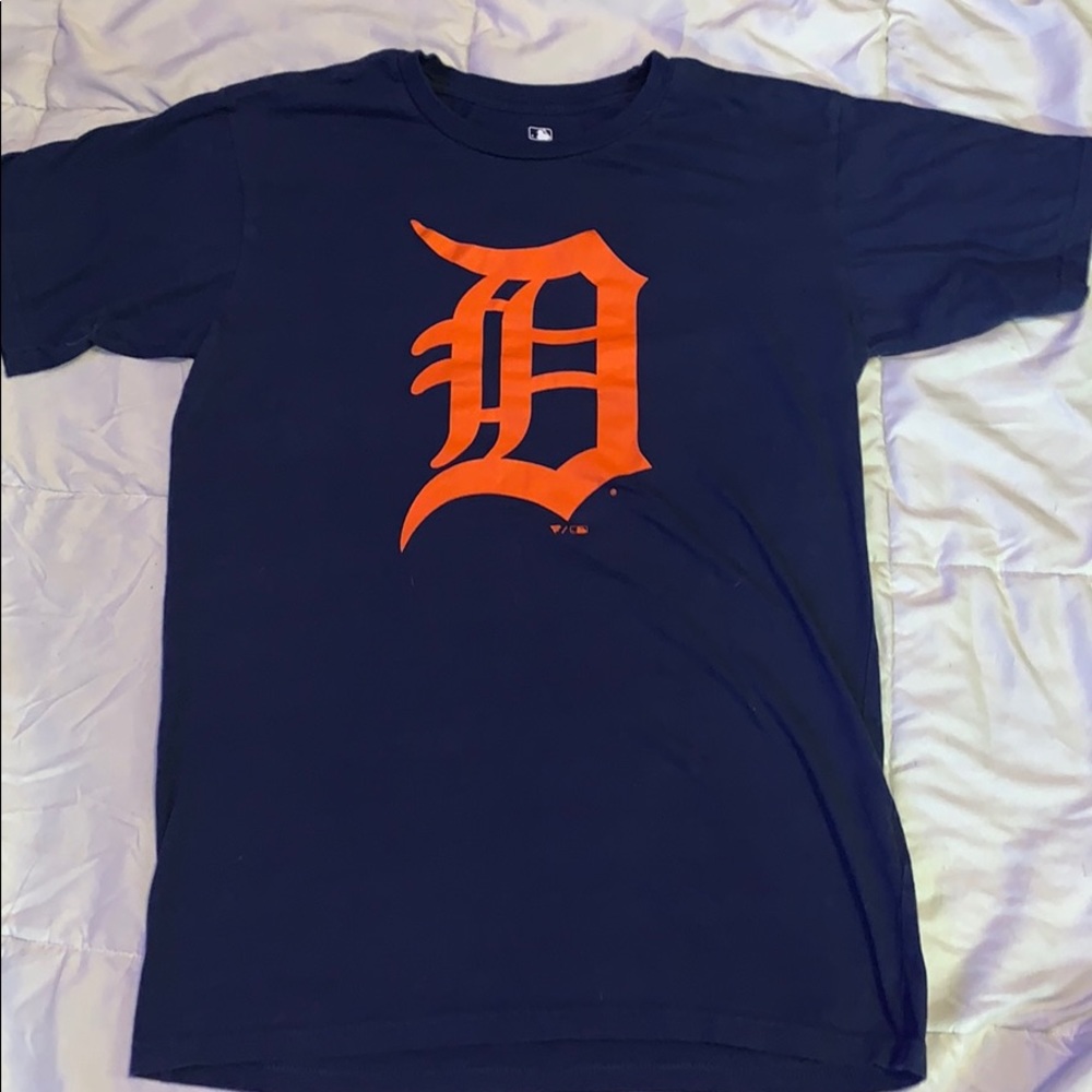 Detroit Tigers baseball shirt